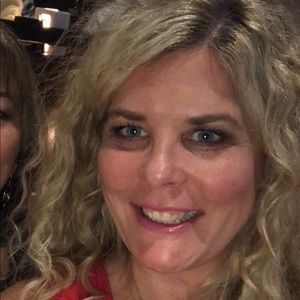 Meet your Posher, Marisue